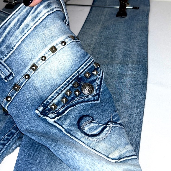 Express REROCK Low Rise Jeggings Size 4 28” Inseam - Picture 7 of 8